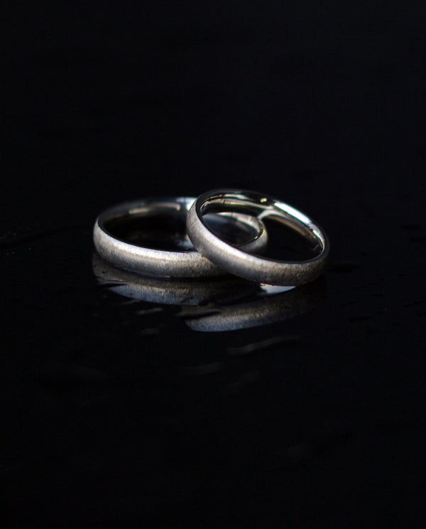 Balto aukso vestuviniai žiedai "Šilkas"
